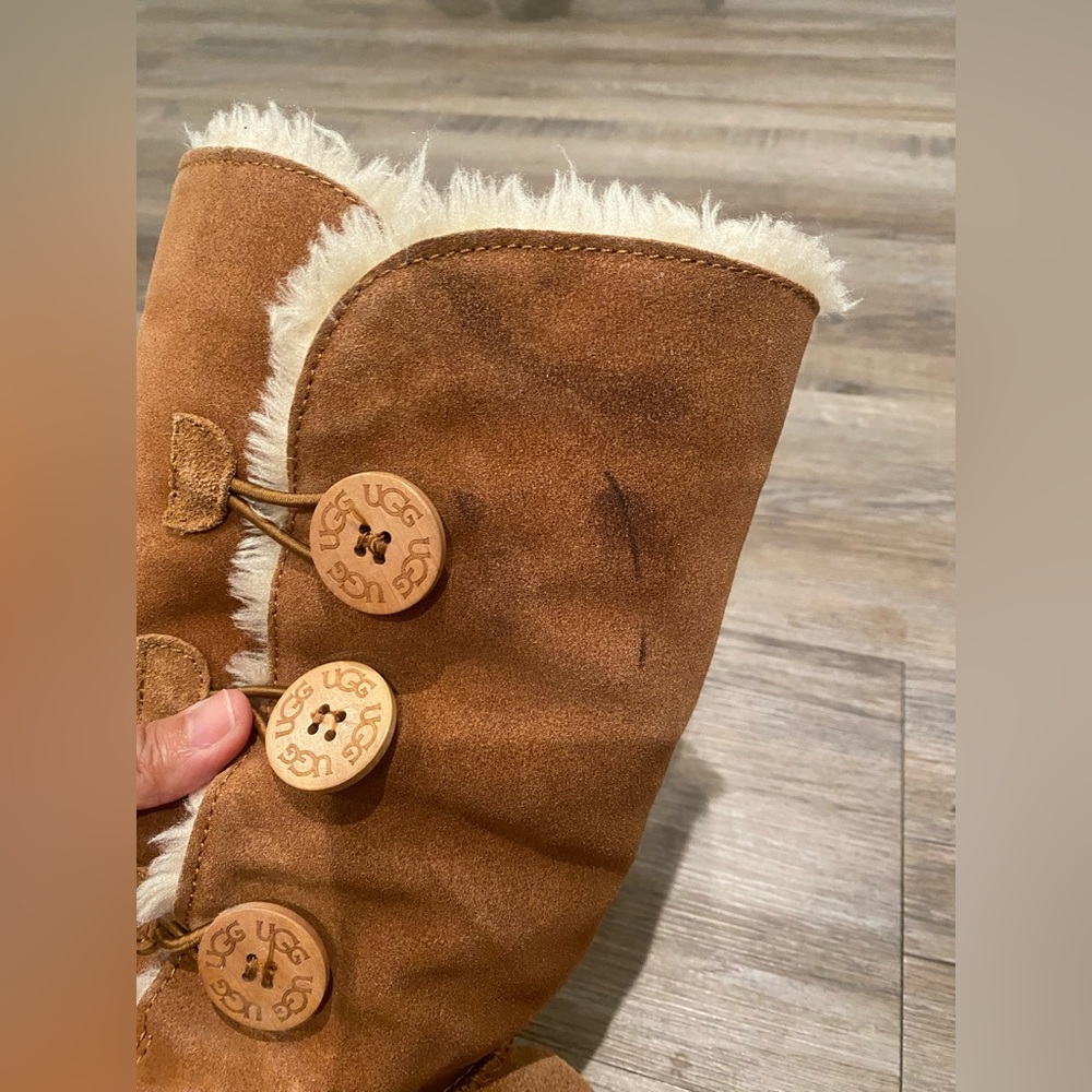 UGG Bailey Button Triplet II Boot - Picture 8 of 9